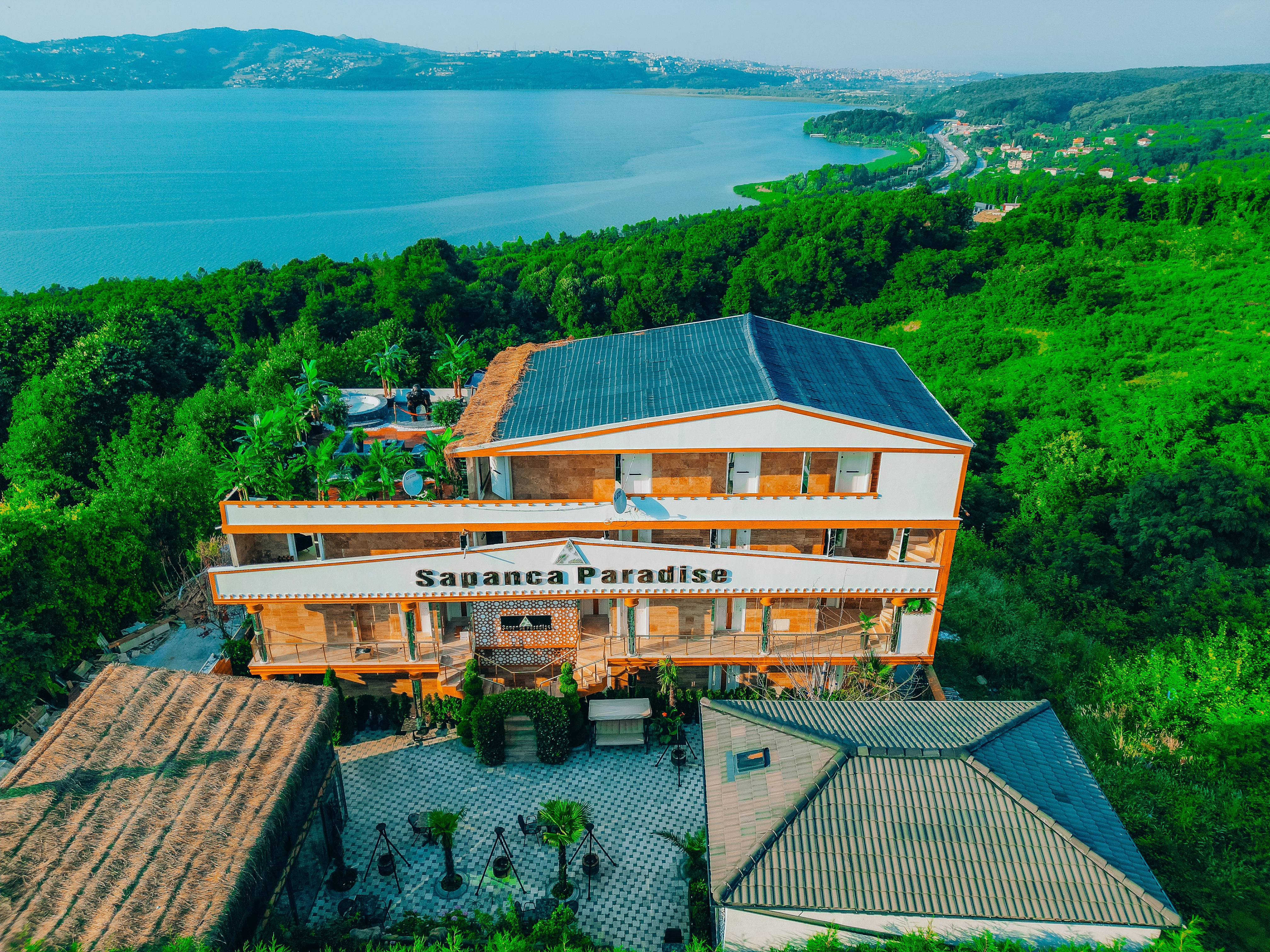 IŞIK, KAMERA, AKSİYON!